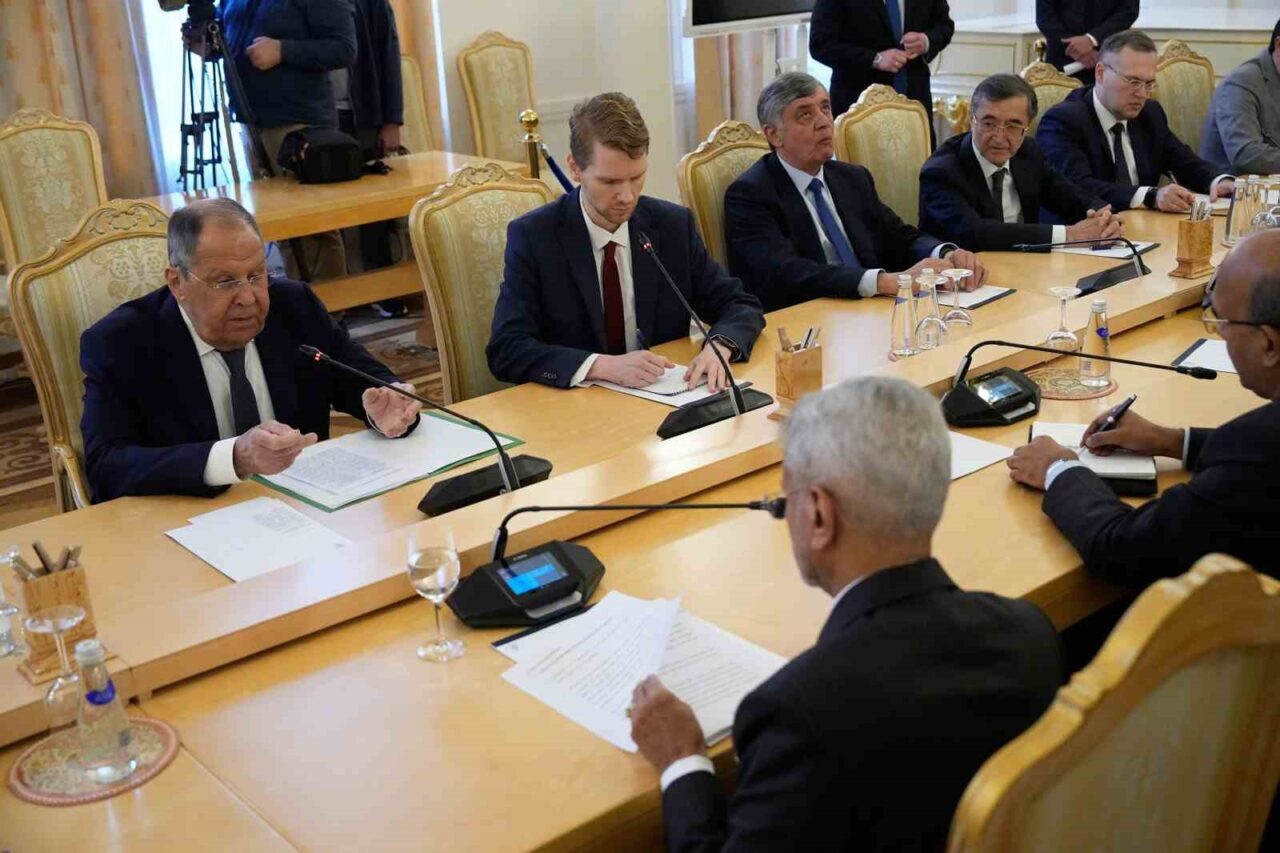 Rusya Dışişleri Bakanı Sergey Lavrov, “Başkan Putin, Zelenskiy de dahil