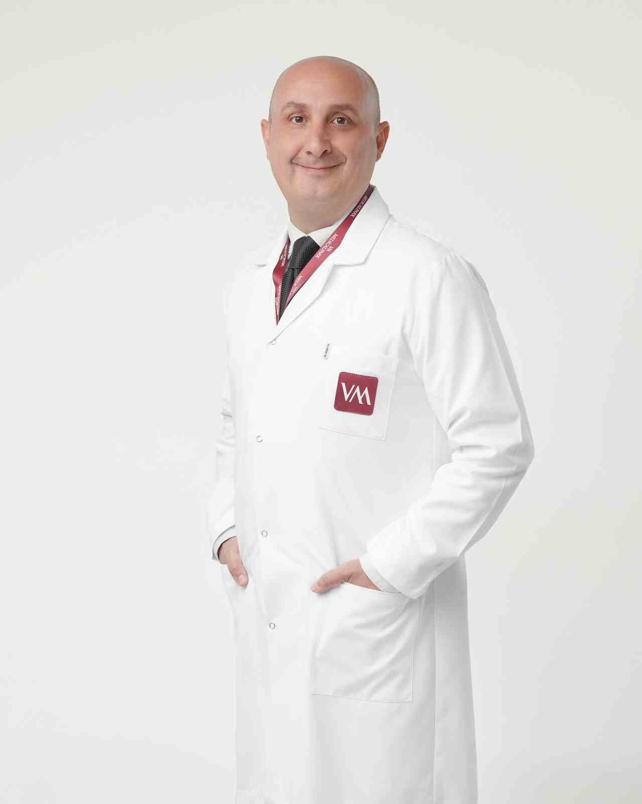 Liposuctionın, vücut şekillendirme işlemi olduğunu belirten Plastik, Rekonstrüktif ve Estetik