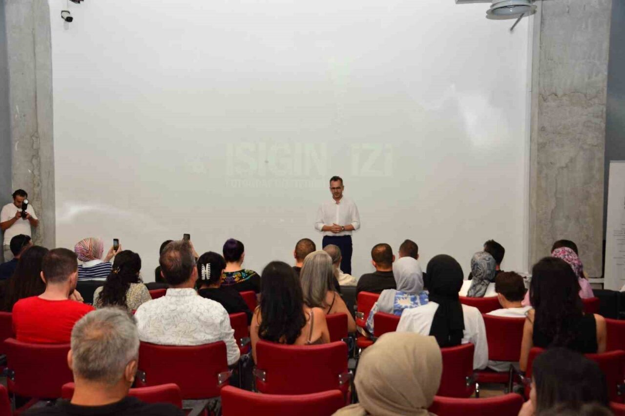 Manisa Fotoğraf Derneği tarafından 19 Ağustos Dünya Fotoğrafçılık Günü dolayısıyla