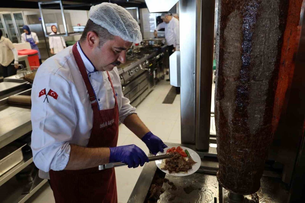 Kocaeli Büyükşehir Belediyesi iştiraki Antikkapı A.Ş.’nin lezzet durakları giderek büyüyor.