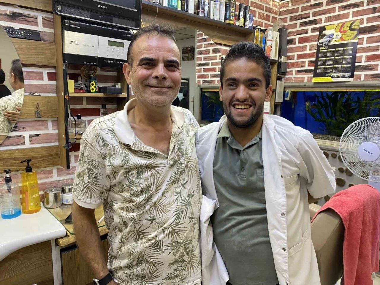 Eskişehir’de 43 senedir berberlik yapan Ayhan Deliorman, yaklaşık 16 yıl