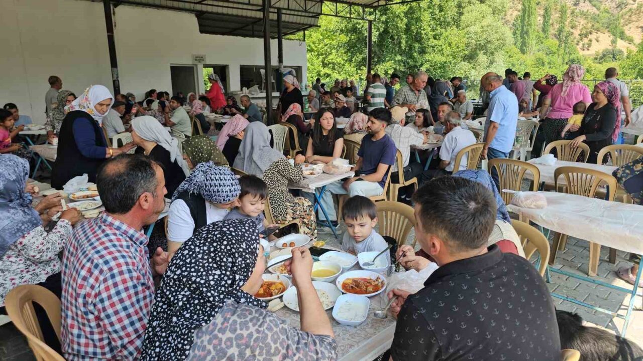 Aydın’ın Kuyucak ilçesine bağlı kırsal Taşoluk Mahallesi sakinleri geleneksel köy