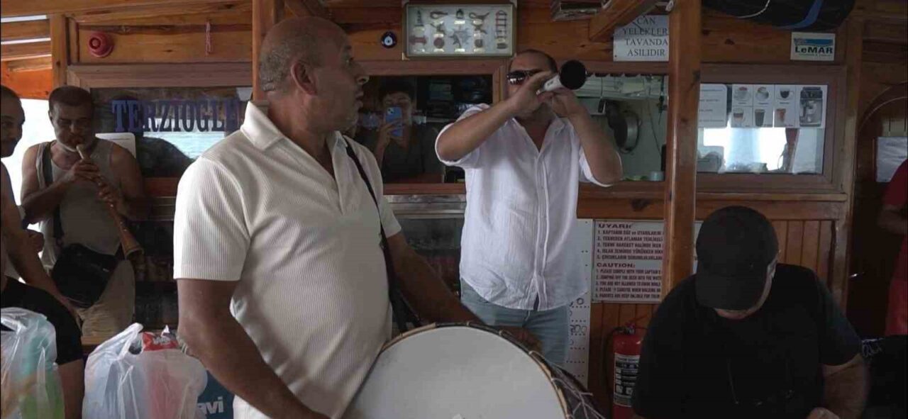 Muğla’nın Menteşe ilçesine bağlı Düğerek Mahallesi sakinleri, birlik ve beraberlik