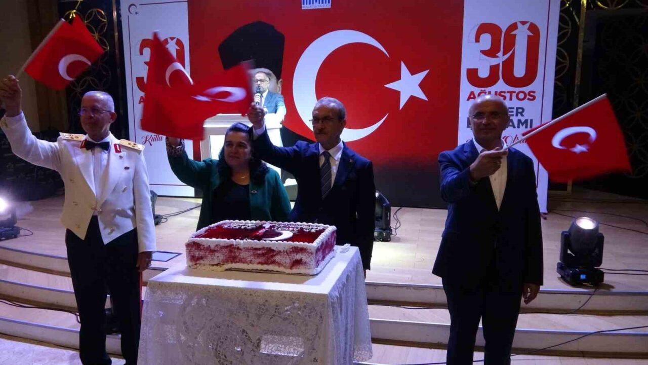 Malatya’da 30 Ağustos Zafer Bayramı ve Türk Silahlı Kuvvetleri Günü’nün