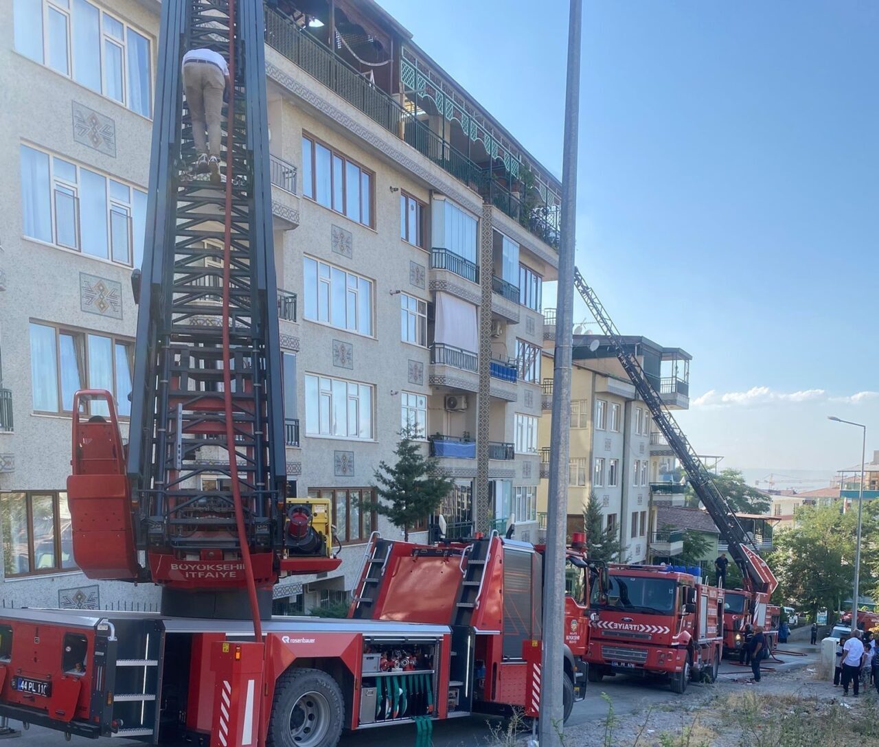 Malatya’da bir apartmanda çıkan yangın itfaiye tarafından söndürüldü. Olay, 16.00