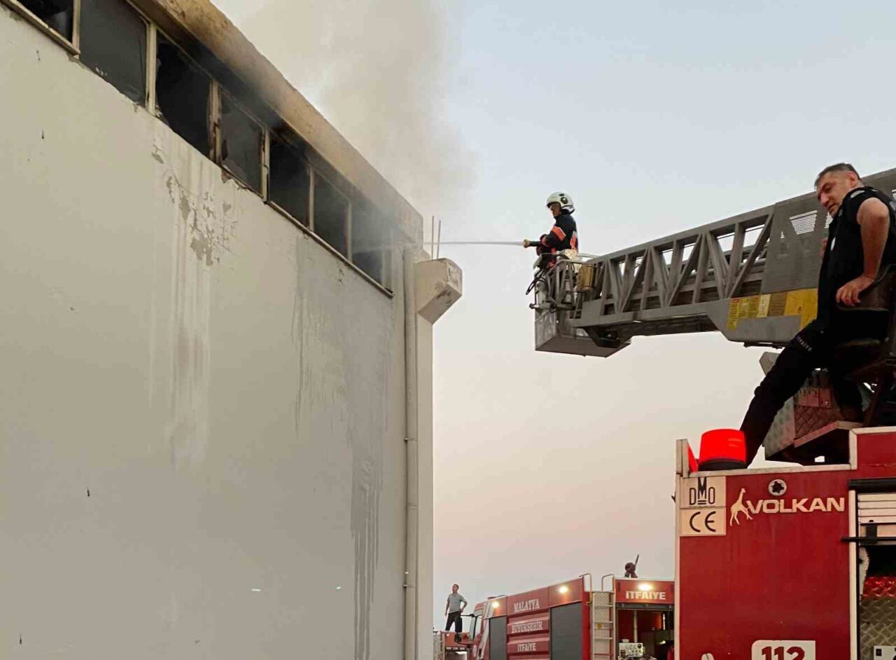 Malatya’nın Yeşilyurt ilçesinde bulunan 2. Organize Sanayi Bölgesi’ndeki bir fabrikada