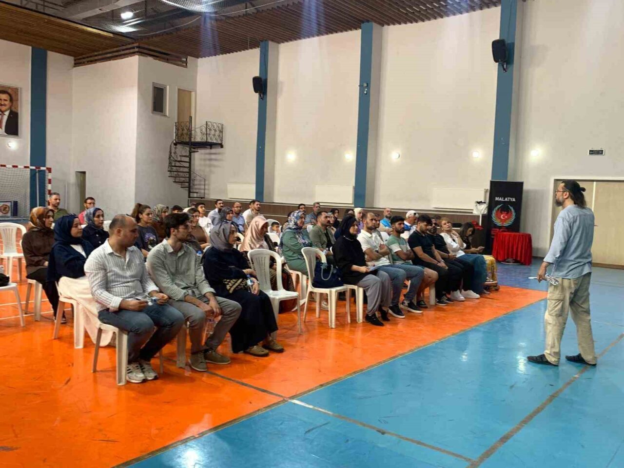 Malatya Gençlik ve Spor İl Müdürlüğü bünyesinde görev yapan antrenör,