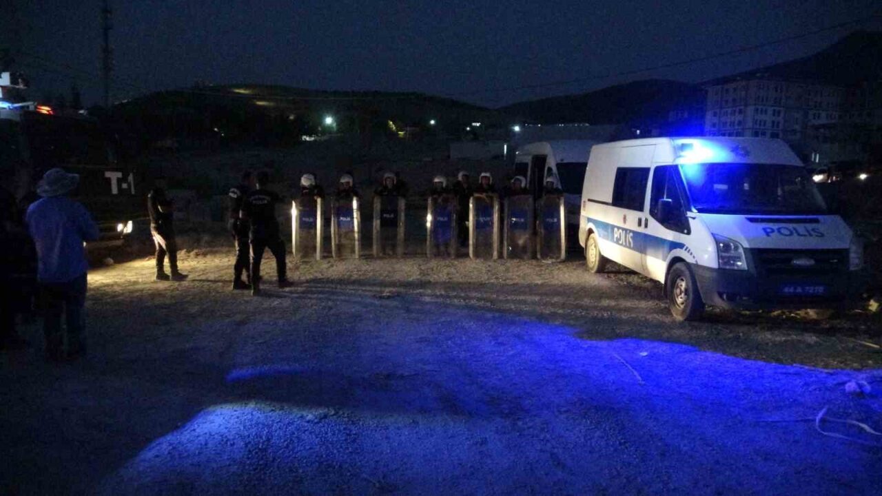 Malatya’nın Battalgazi ilçesinde bulunan bir şantiyede işçiler arasında çıkan silahlı