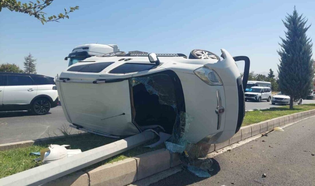 Malatya’da sürücüsünün kontrolünden çıkan hafif ticari araç orta refüje çarparak