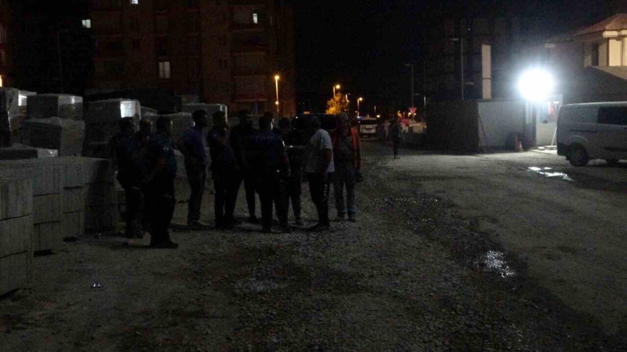 Malatya’nın Yeşilyurt ilçesinde bir şantiyede işçiler arasında çıkan taşlı sopalı