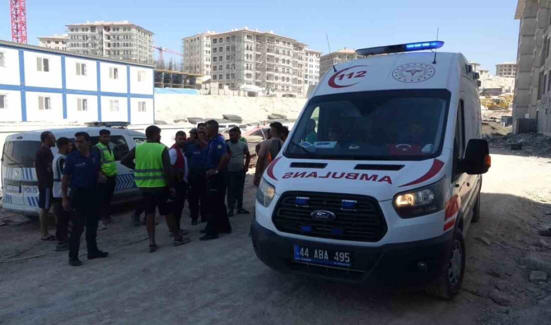 Malatya’nın Battalgazi ilçesinde bir şantiyede işçiler arasında çıkan taşlı sopalı