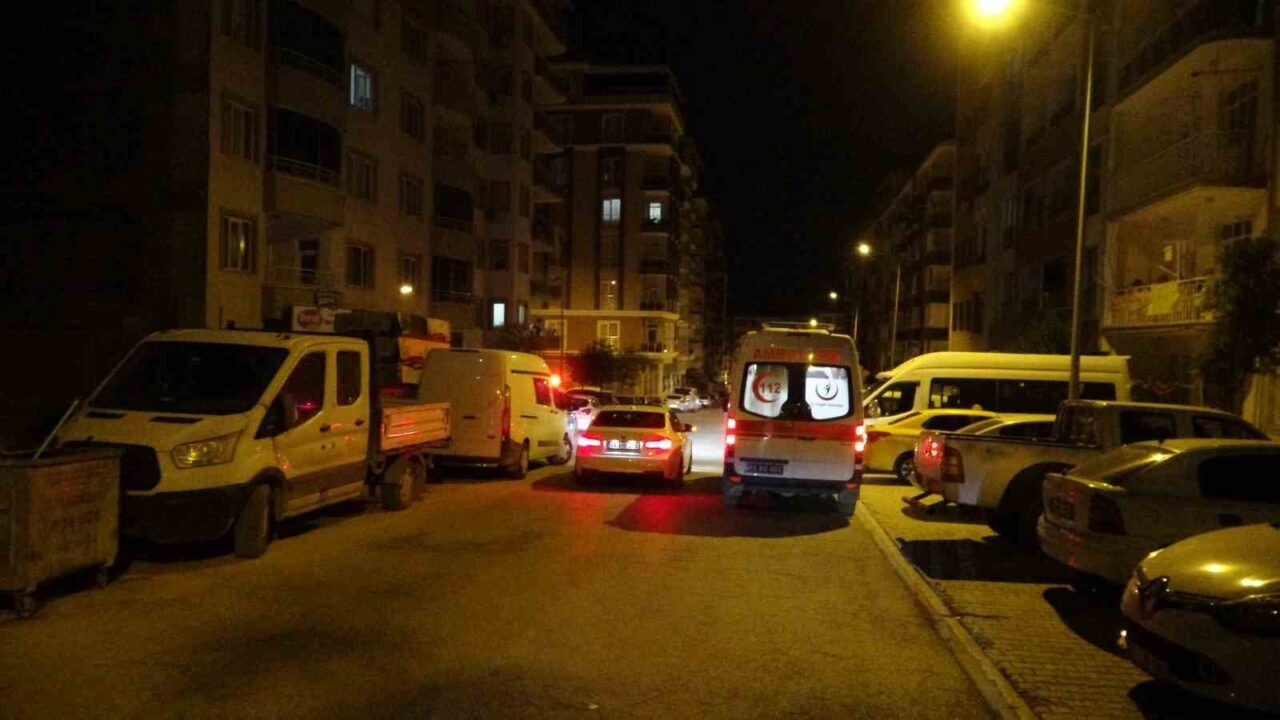 Malatya’nın Battalgazi ilçesinde yalnız yaşayan bir kadın evinde yarı çıplak
