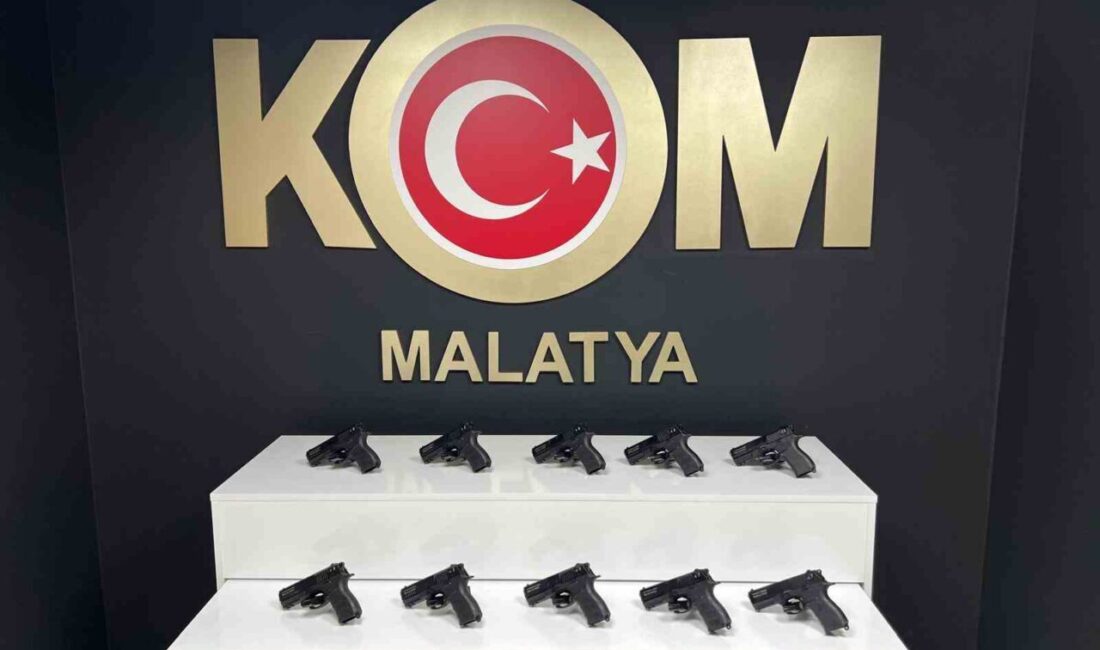 Malatya’da polis ekiplerinin düzenlediği operasyonda bir yolcu otobüsünde 10 adet