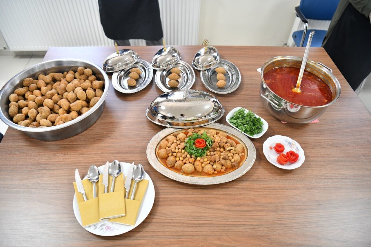 Yeşilyurt Belediyesi, Malatya mutfağının Coğrafi İşaret Tescil Belgesi’ne sahip “Analı