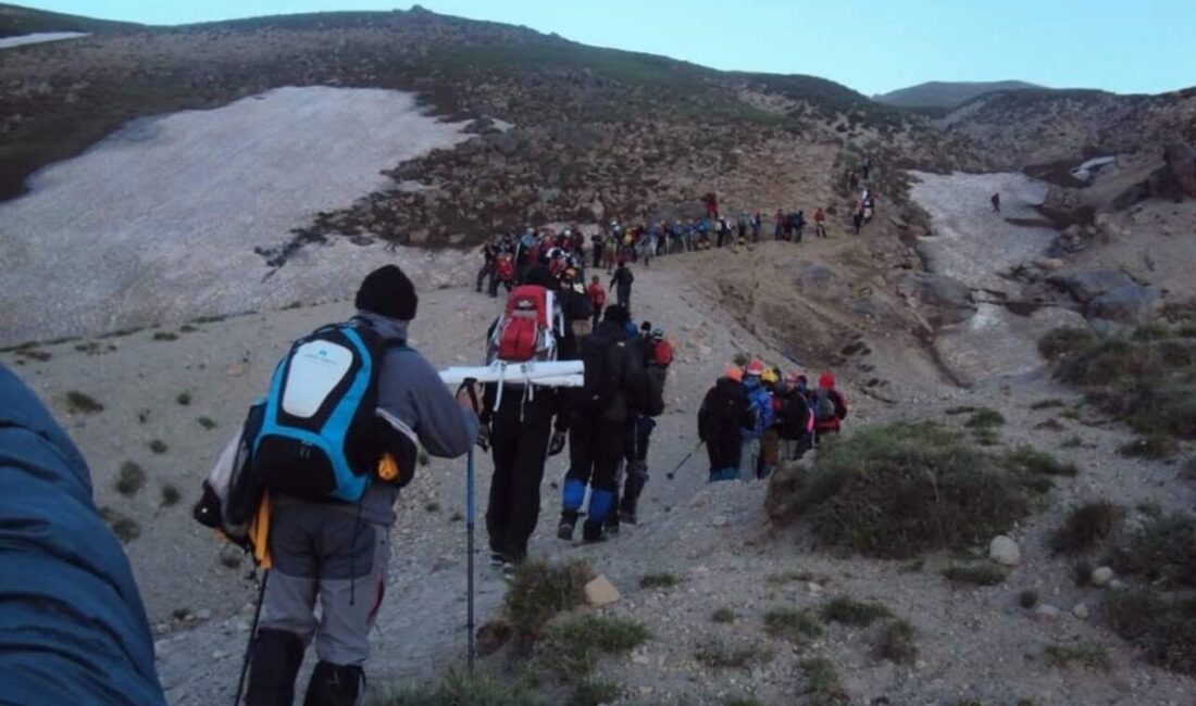 Malazgirt Zaferi’nin 954. yılı, Süphan Dağı’nın zirvesinde anılacak. 40 kişilik