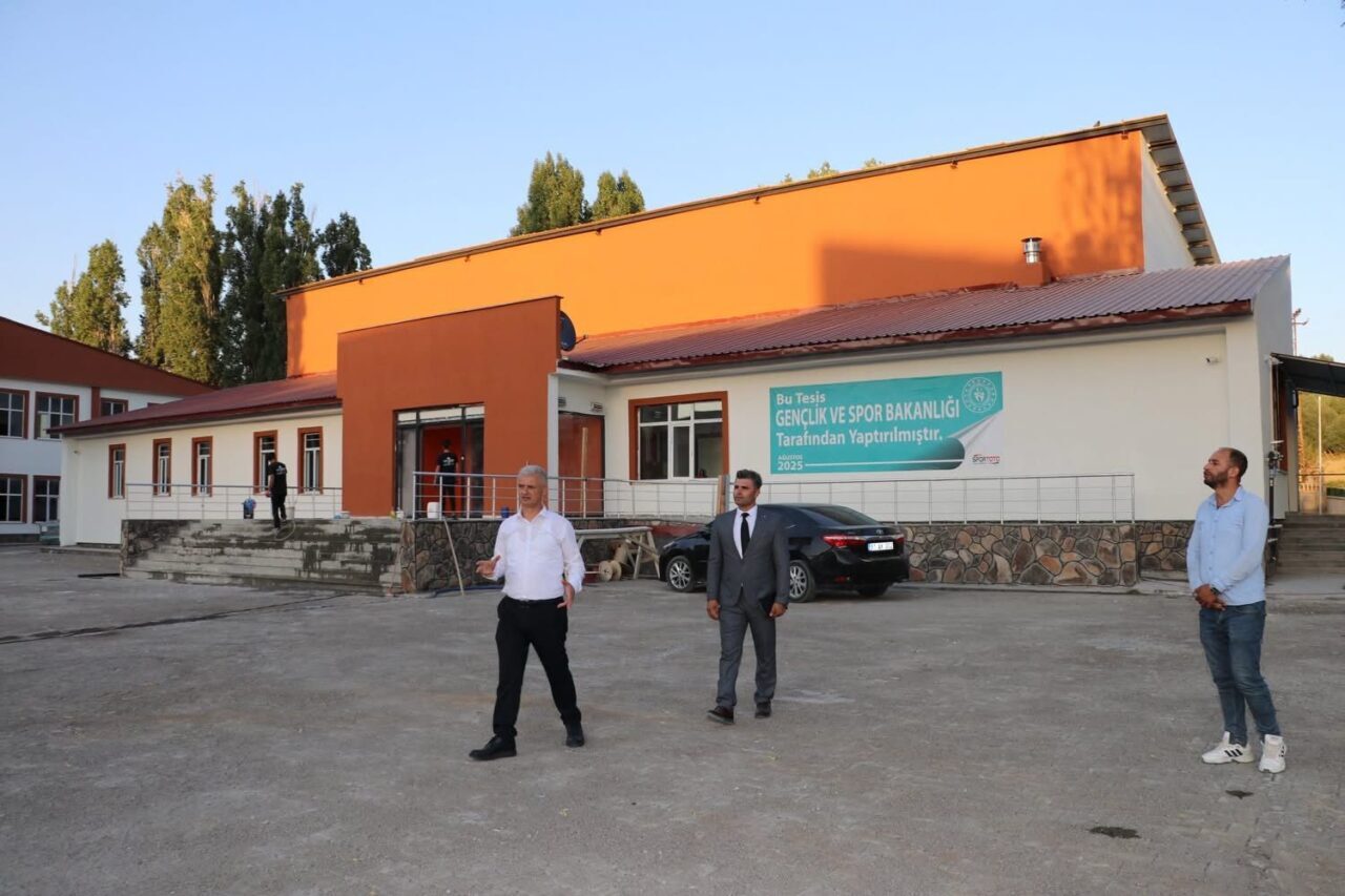 Muş’un Malazgirt ilçesinde gençlik ve spor yatırımlarıyla sosyal ve sportif