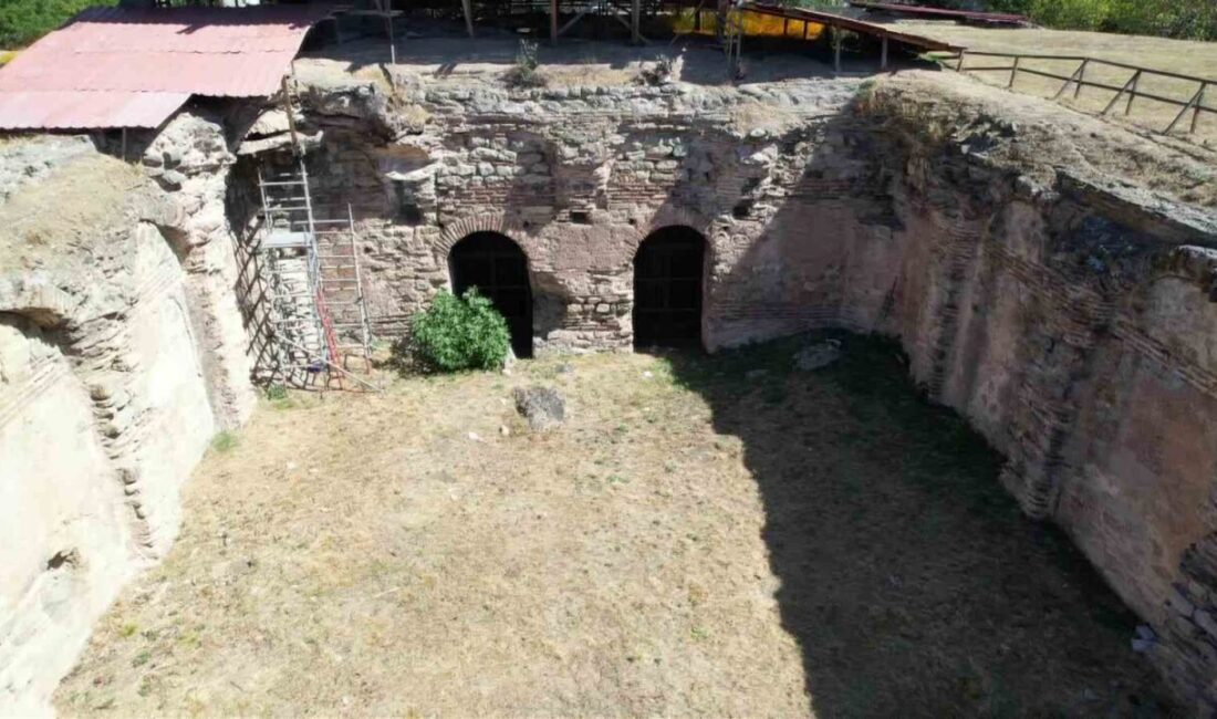 İstanbul Anadolu Yakası’nda, apartmanların arasında saklı kalmış Bizans dönemine ait