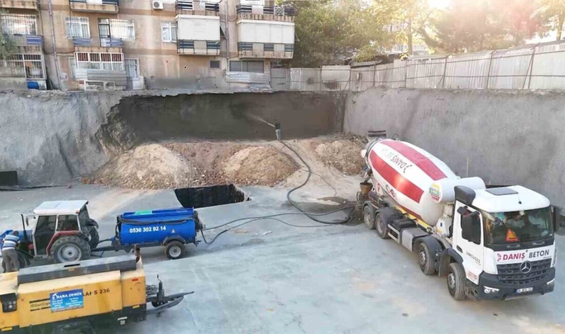 Maltepe’de bulunan bir apartman, yan tarafta devam eden inşaat çalışmaları