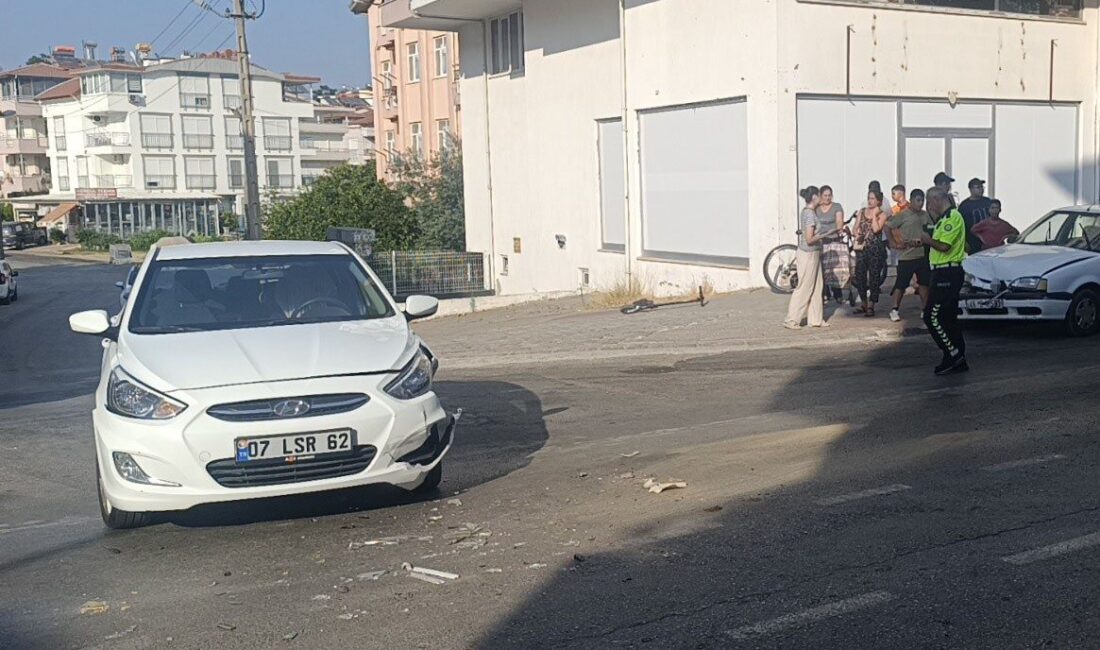 Manavgat ilçesinde iki otomobilin çarpışması sonucu meydana gelen kazada 1