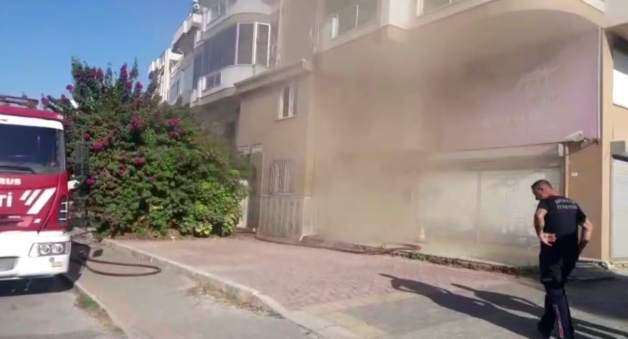 Antalya’nın Manavgat ilçesinde bir apartmanın zemin katında bulunan iş yerinde