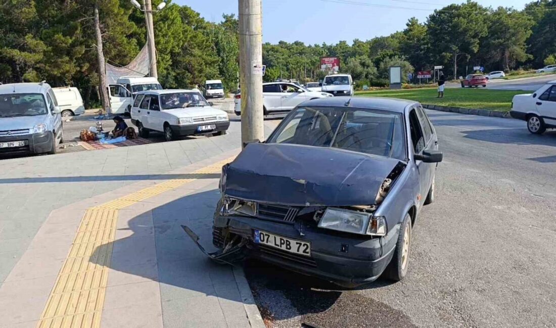 Manavgat’ta zincirleme kaza: 2 yaralı Antalya Manavgat’ta servis minibüsü ile iki otomobilin karıştığı zincirleme kazada