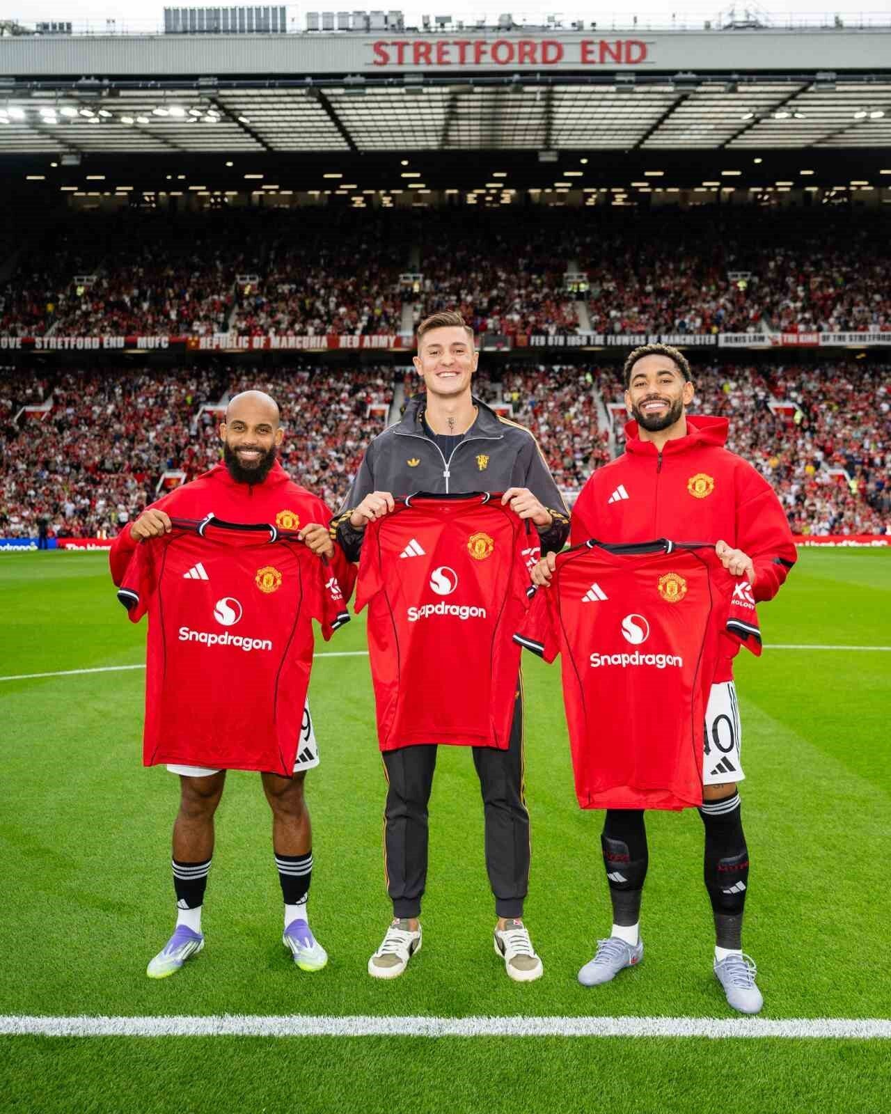 İngiltere Premier Lig temsilcisi Manchester United, yaz transfer döneminde hücum