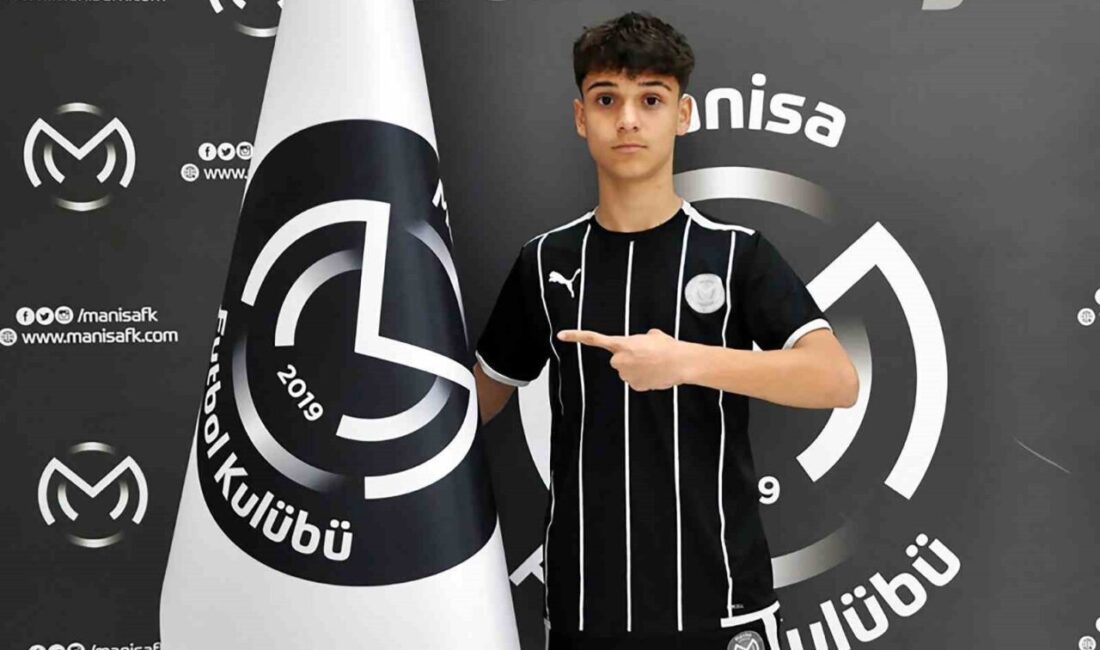 Manisa Futbol Kulübü genç futbolcusu Çınar Arslan Bodur, U15 Millî