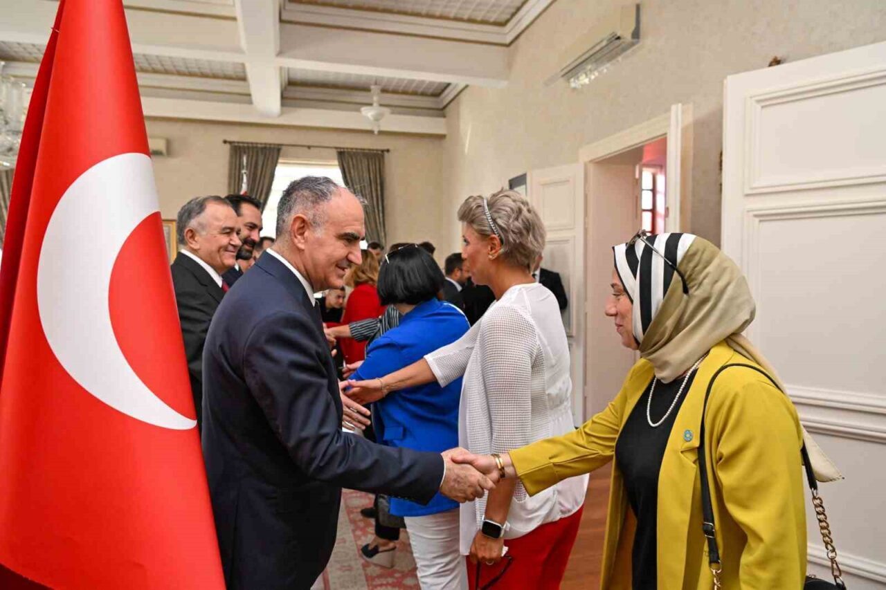 Manisa’da 30 Ağustos Zafer Bayramı dolayısıyla düzenlenen törende jandarma komando