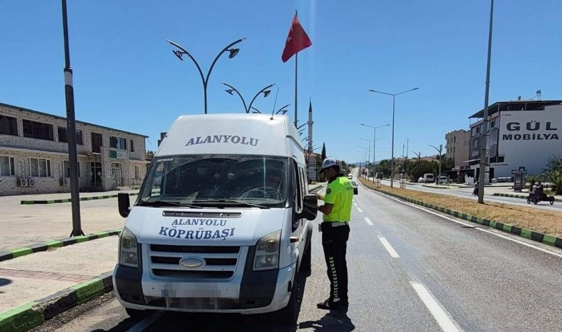 Manisa’da korsan taşımacılık ve işçi servislerine yönelik gerçekleştirilen denetimlerde kontrol