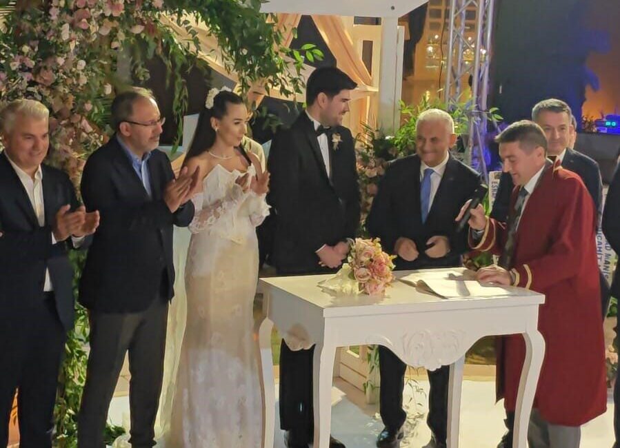 AK Parti Manisa Milletvekili Tamer Akkal’ın kızı Şevval Akkal ile