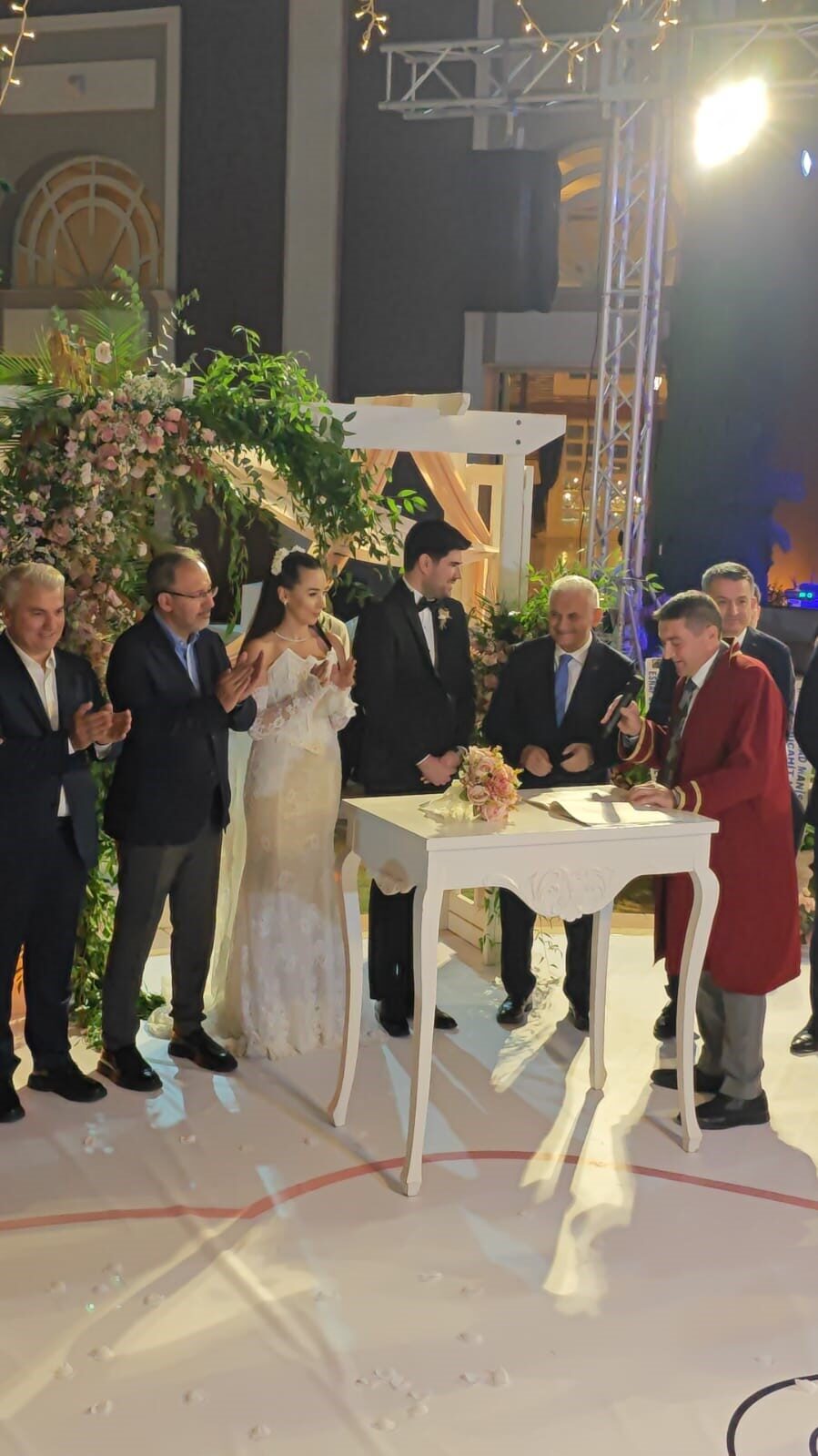 AK Parti Manisa Milletvekili Tamer Akkal’ın kızı Şevval Akkal ile