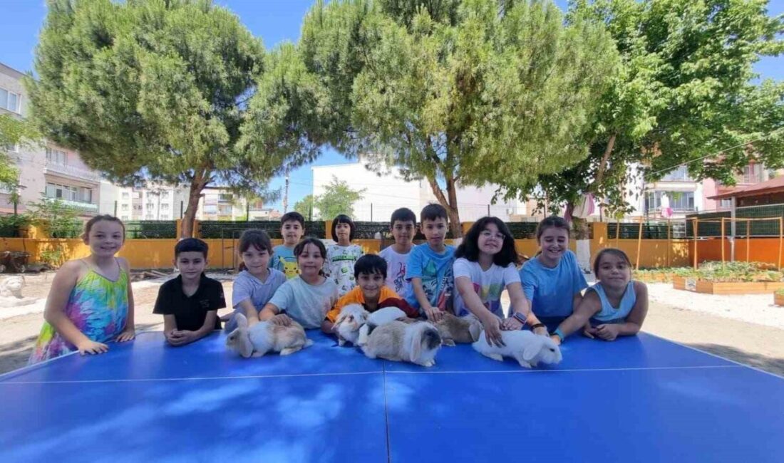 Manisa’nın Akhisar ilçesinde faaliyet gösteren “Kendin Yap Atölyesi”, öğrencilerine doğa