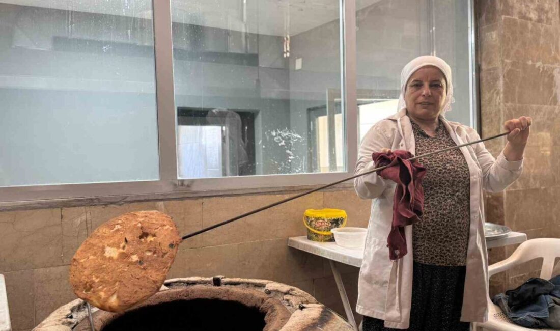 Mardin’in Kızıltepe ilçesinde kurulan tandır evinde, ev ekonomisine katkı sağlayan
