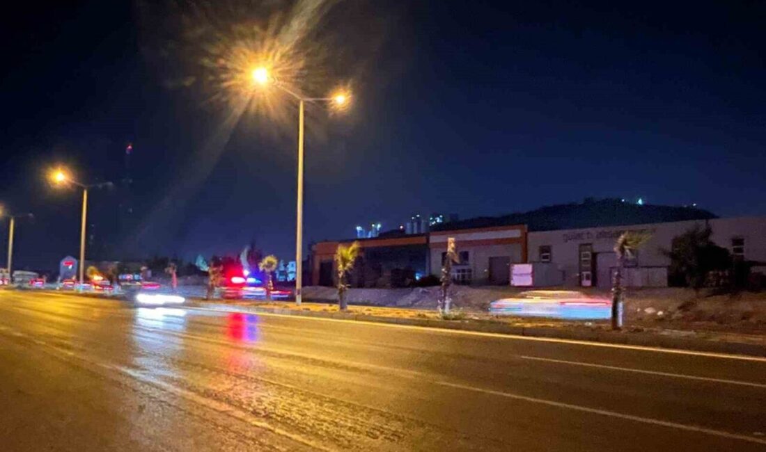 Kahramanmaraş’ta otomobilin çarptığı kadın hayatını kaybetti, kızı ise ağır yaralandı.