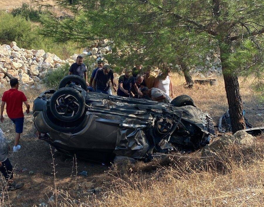 Marmaris-Datça Karayolu’nda meydana gelen trafik kazasında iki araç kafa kafaya