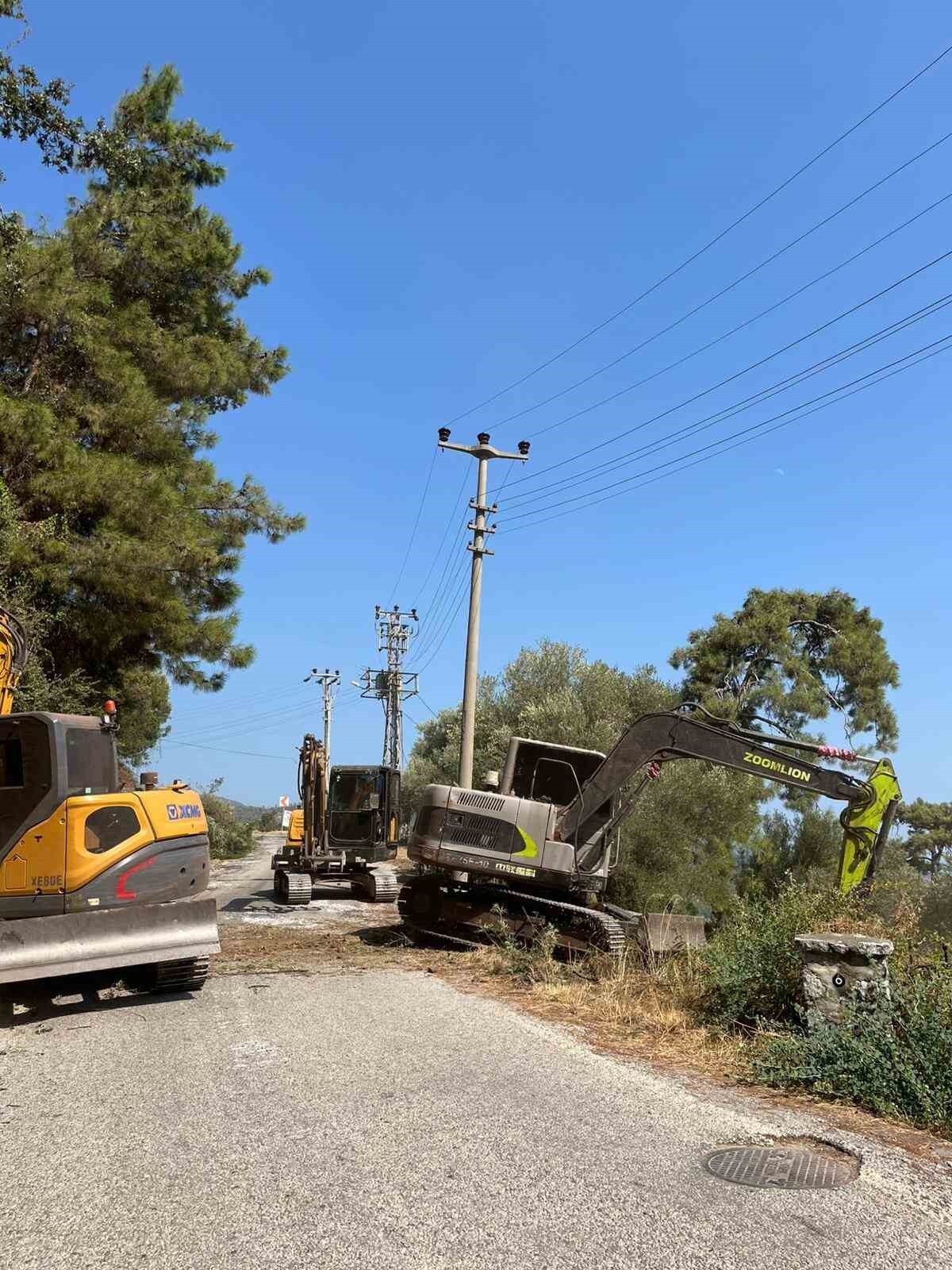 Marmaris Orman Bölge Müdürlüğü ekipleri, orman yangınlarını önleyici tedbirler kapsamında