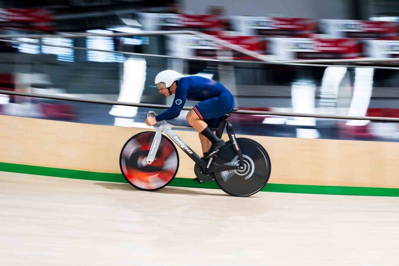 Konya Velodromu pist bisiklet tarihinin en hızlı rekoruna sahne oldu.