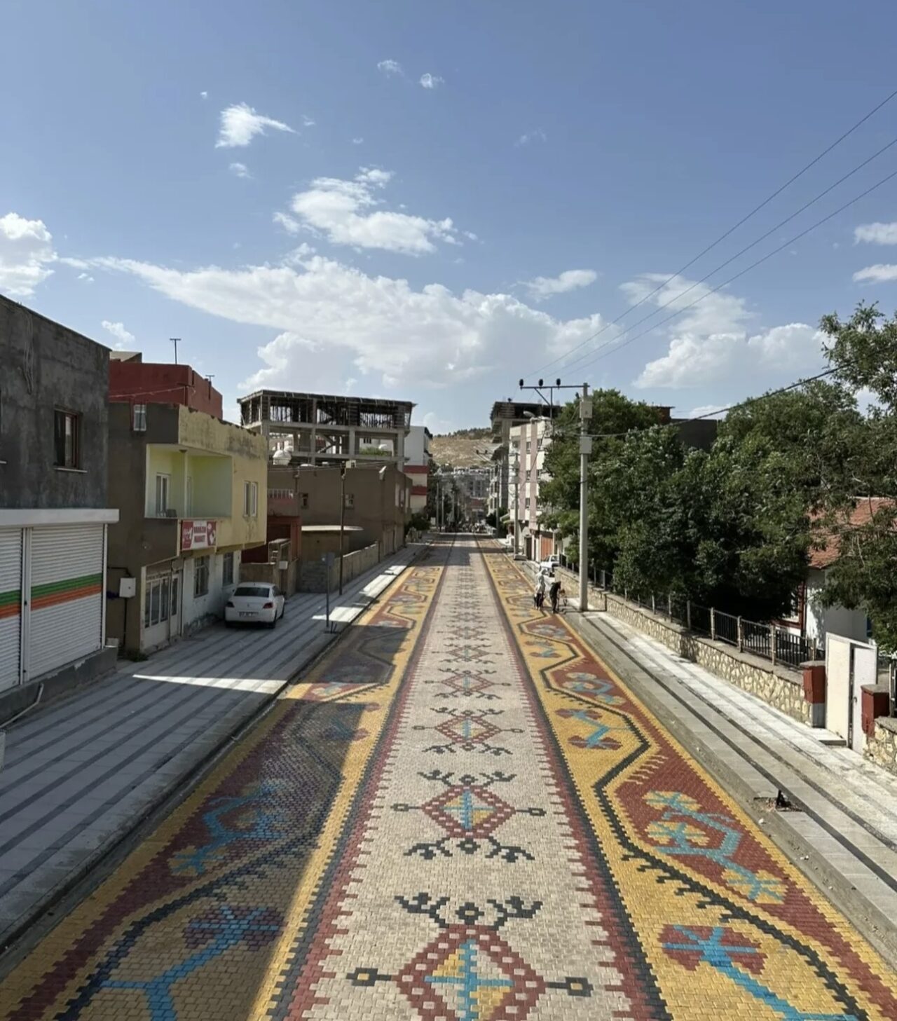 Mardin’in Mazıdağı Belediyesi ilçe merkezinde bulunan Çiğdem Caddesi’ne 11 milyon