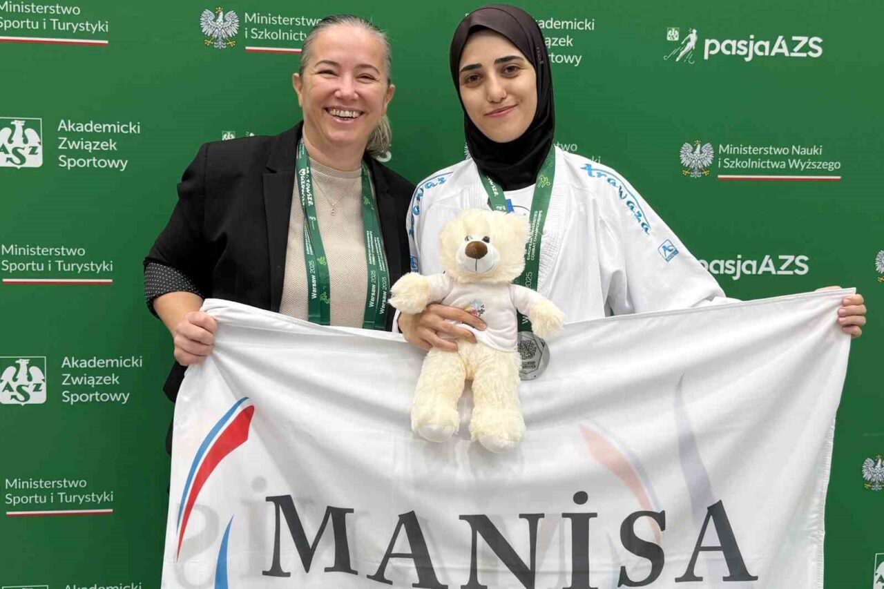 Manisa Celal Bayar Üniversitesi öğrencisi Beyza Nur Akgül, Polonya’nın Varşova