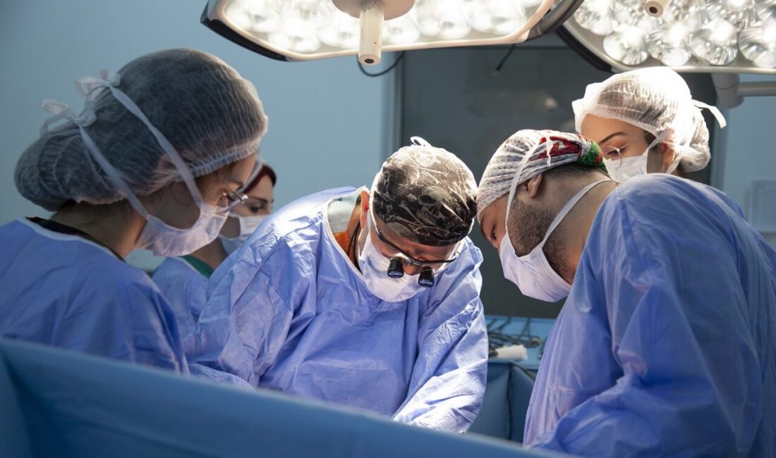 İzmir Ekonomi Üniversitesi Medical Point Hastanesi, sadece 72 saatte 3’ü