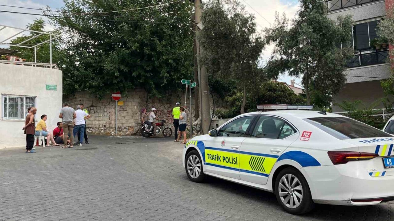 Muğla’nın Menteşe ilçesinde otomobil ile motosikletin çarpışması sonucu 2 kişi