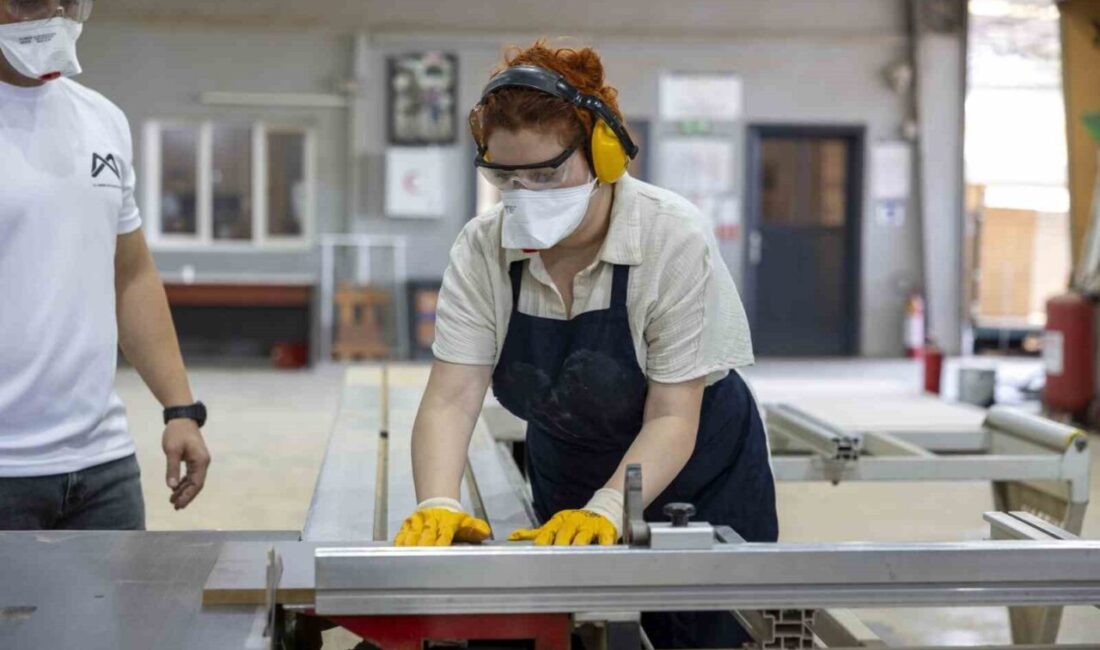 Mersin Büyükşehir Belediyesi Sosyal Hizmetler Dairesi Başkanlığı’na bağlı MERCEK Mesleki