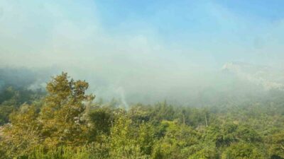 Mersin’in Anamur ilçesinde dün öğleden sonra çıkan orman yangını halen