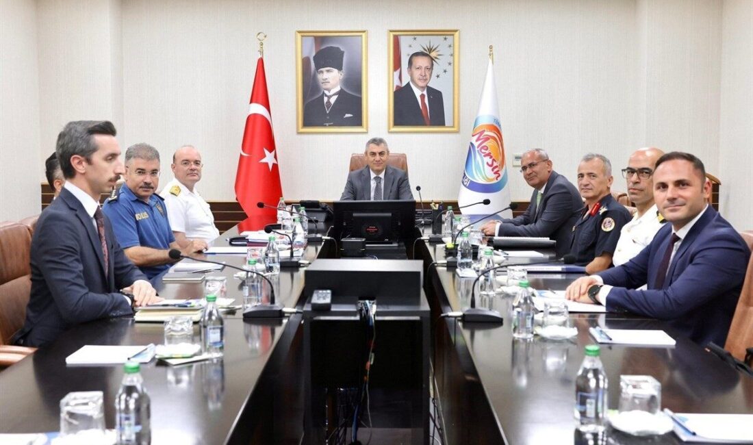 Mersin Valisi Atilla Toros başkanlığında, Güvenlik ve Asayiş Değerlendirme Toplantısı