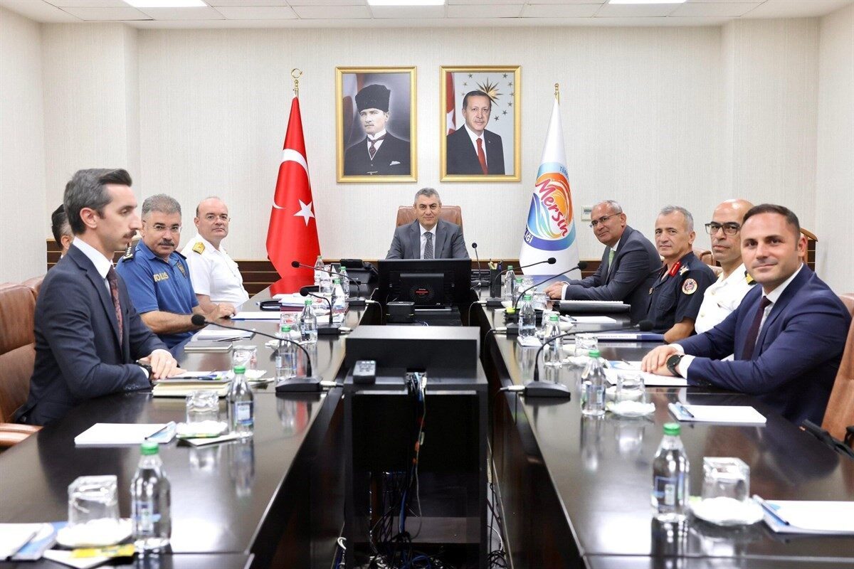 Mersin Valisi Atilla Toros başkanlığında, Güvenlik ve Asayiş Değerlendirme Toplantısı