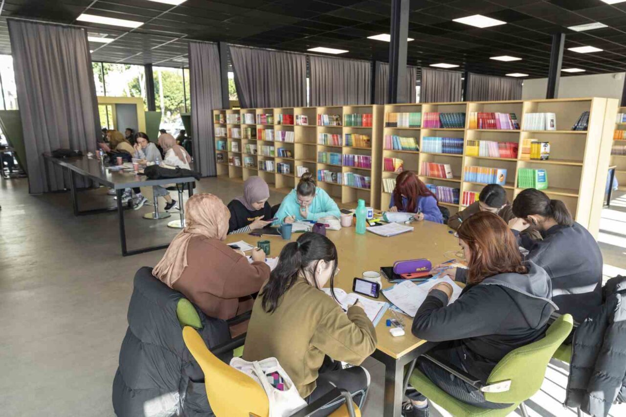 Mersin Büyükşehir Belediyesi, ‘10 Numara Öğrenci Kenti, Mersin’ mottosuyla barınmadan