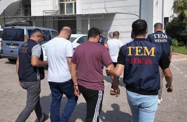 Mersin’de terör örgütü DEAŞ’a yönelik gerçekleştirilen eş zamanlı operasyonda 8