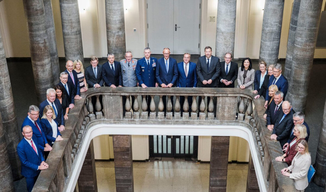 Almanya Başbakanı Friedrich Merz, Almanya Savunma Bakanı Boris Pistrius ile