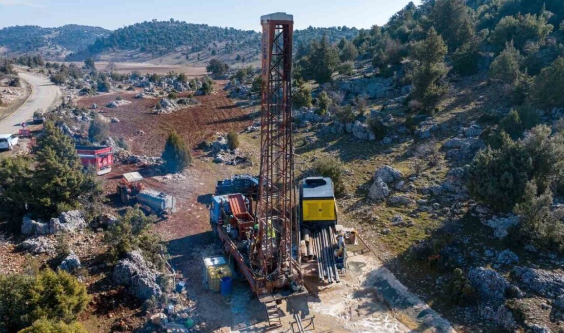 Mersin’in Erdemli ilçesine bağlı Karahıdırlı Mahallesi’nde yıllardır süren içme suyu