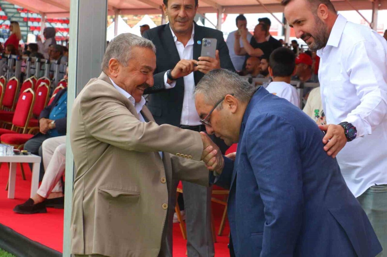 Keçiören Belediye Başkanı Mesut Özarslan, karakucak güreşlerinin önemine değinerek, “Dünya